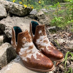 Myra size 7 cowhide cowgirl booties